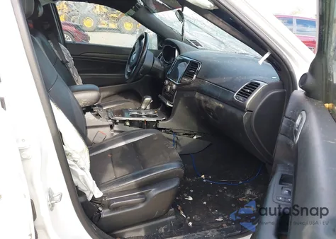 2021 Jeep Grand Cherokee Laredo X 4X4 из США, поврежденный, VIN 1C4RJFAG4MC537025